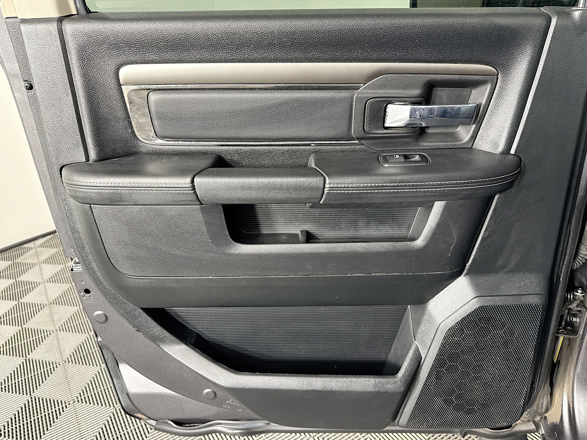 Used 2016 RAM 1500 Sport image 23