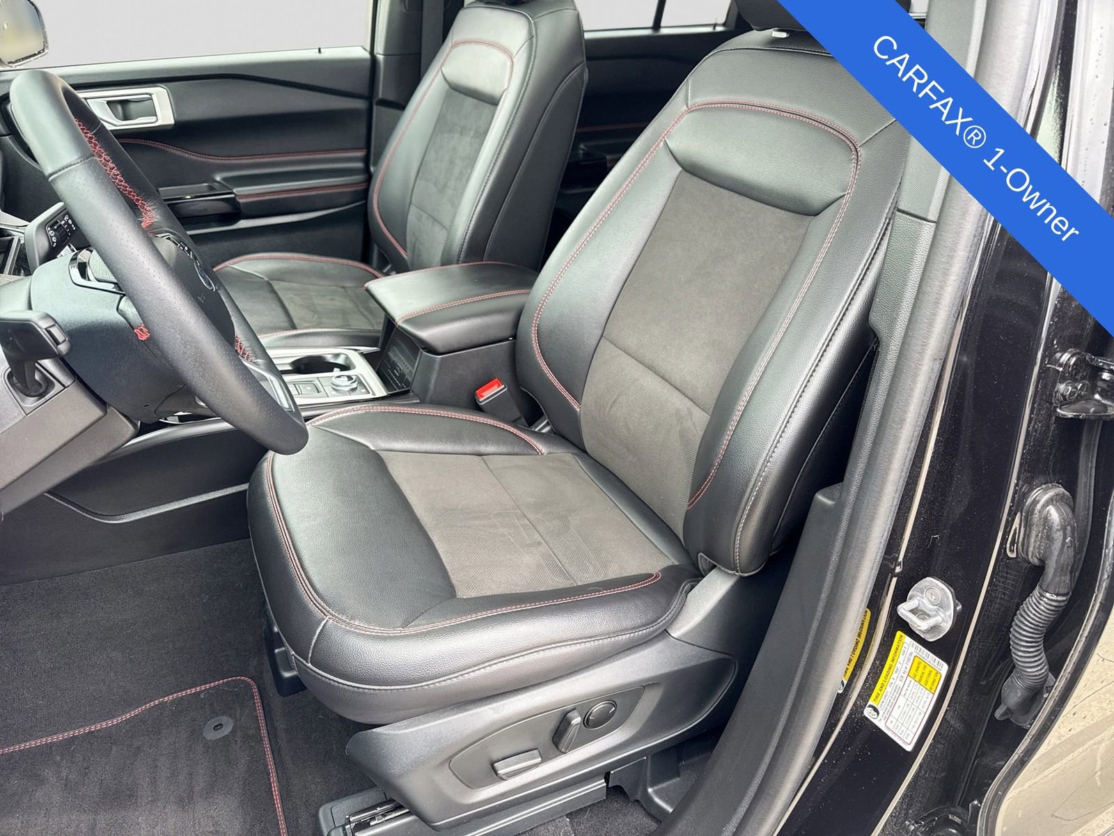 Used 2024 Ford Explorer ST-Line w/ Class IV Trailer Tow Package AWD/4WD image 19