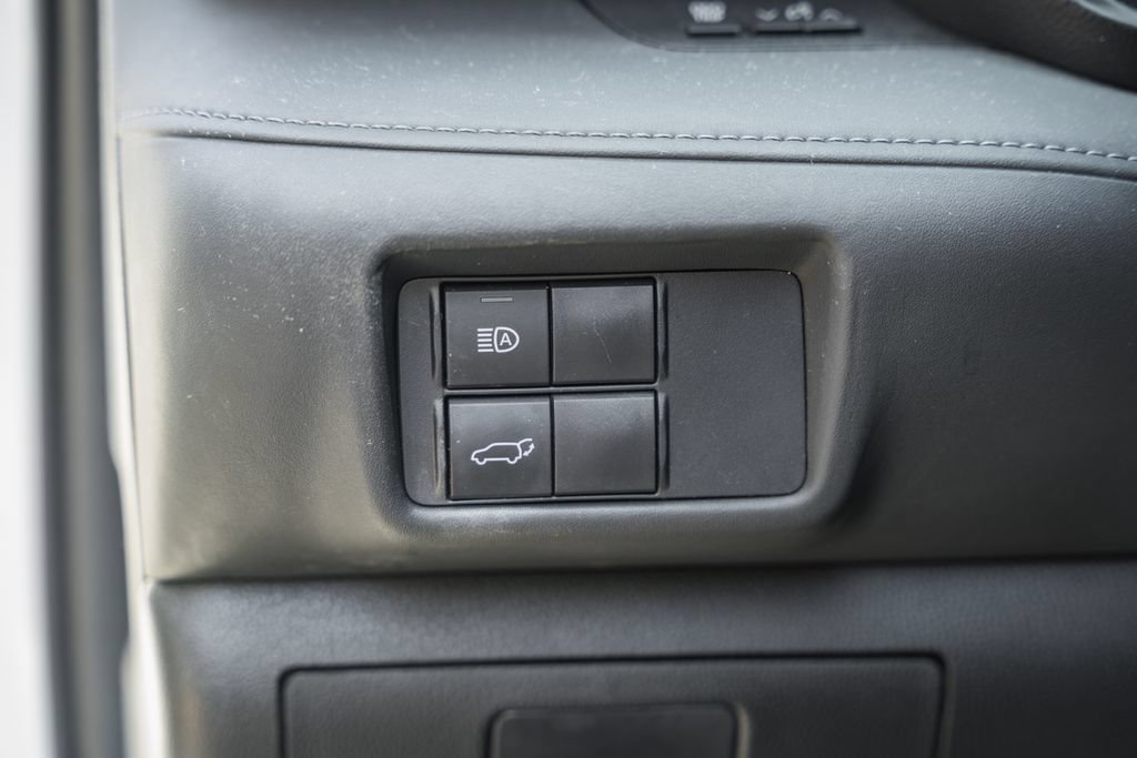 Used 2021 Toyota Highlander XSE AWD/4WD image 41