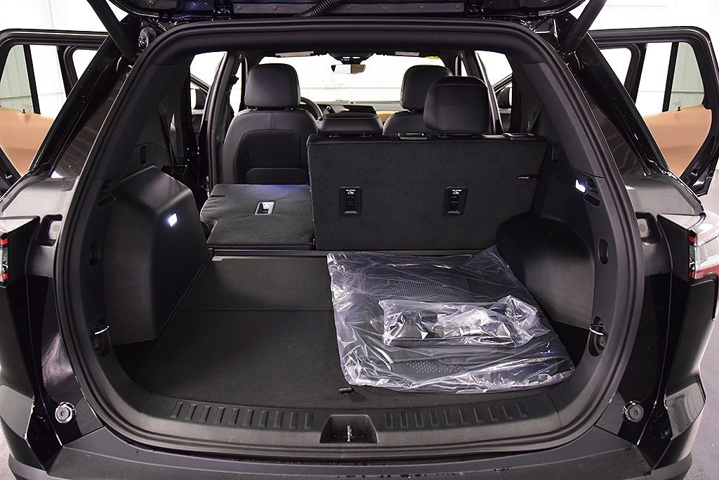 New 2026 Chevrolet Equinox ACTIV w/ Safety and Technology Package image 33