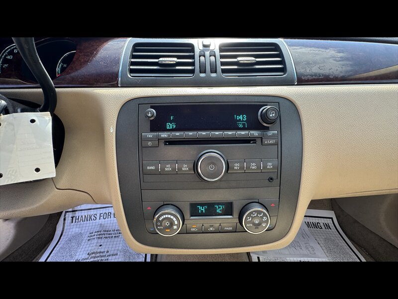 Used 2011 Buick Lucerne CXL w/ Driver Confidence Package FWD image 17