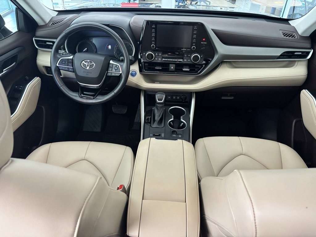 Certified 2021 Toyota Highlander XLE image 21