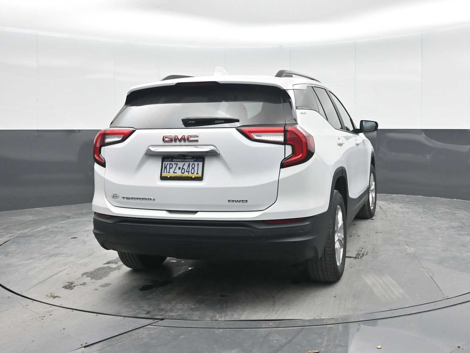 Used 2023 GMC Terrain SLE w/ Driver Convenience Package AWD/4WD image 10