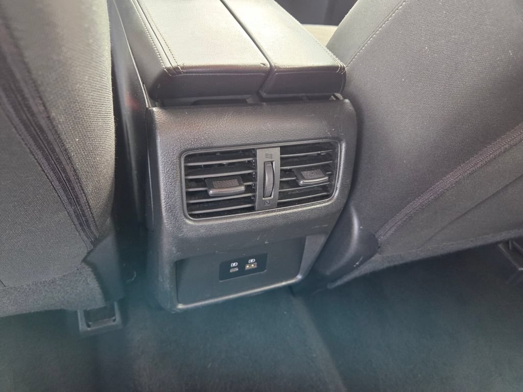 Used 2022 Nissan Rogue SV FWD image 7