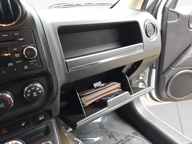 Used 2017 Jeep Patriot High Altitude FWD image 39