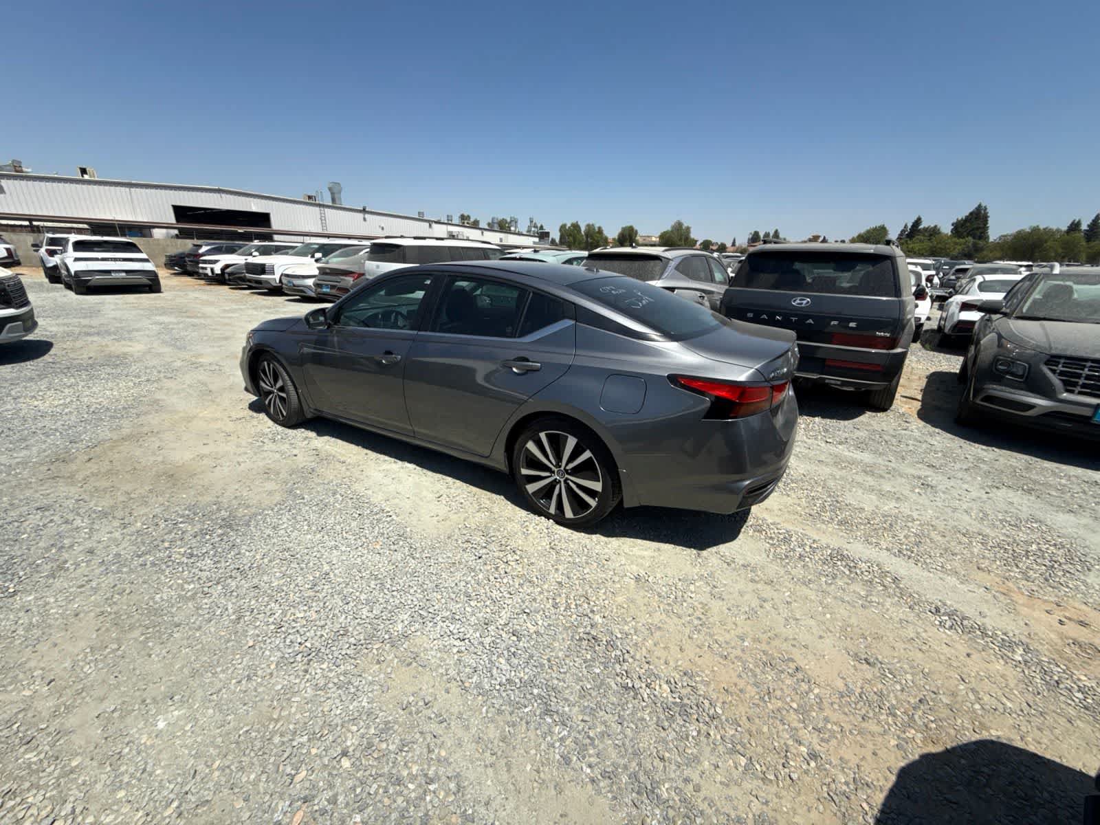 Used 2020 Nissan Altima 2.5 SR w/ Premium Package FWD image 8