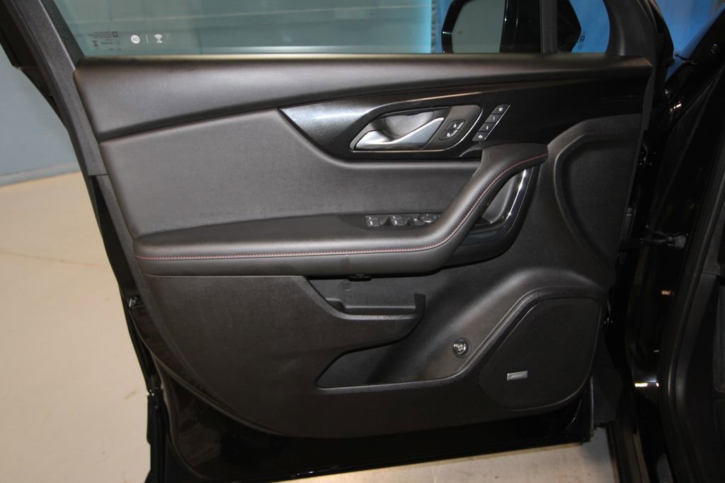 Used 2023 Chevrolet Blazer RS w/ Enhanced Convenience Package FWD image 5