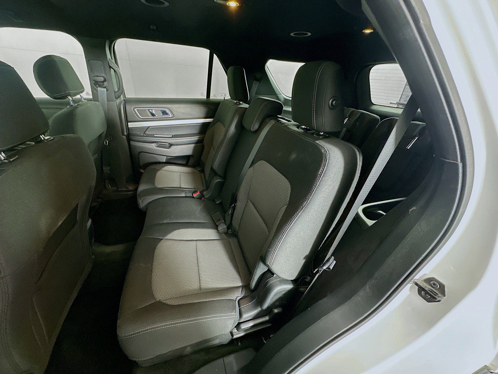 Used 2017 Ford Explorer XLT image 26