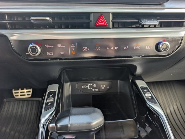 Used 2024 Kia Sorento SX AWD/4WD image 17