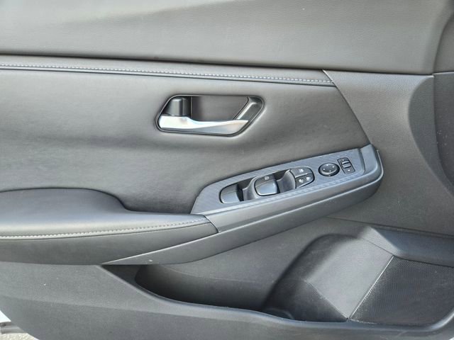 Used 2023 Nissan Sentra SV FWD image 29
