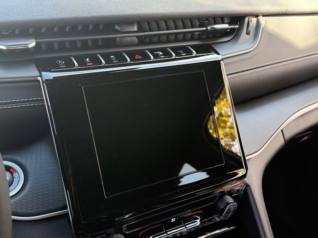 New 2026 Jeep Grand Cherokee L Laredo image 12