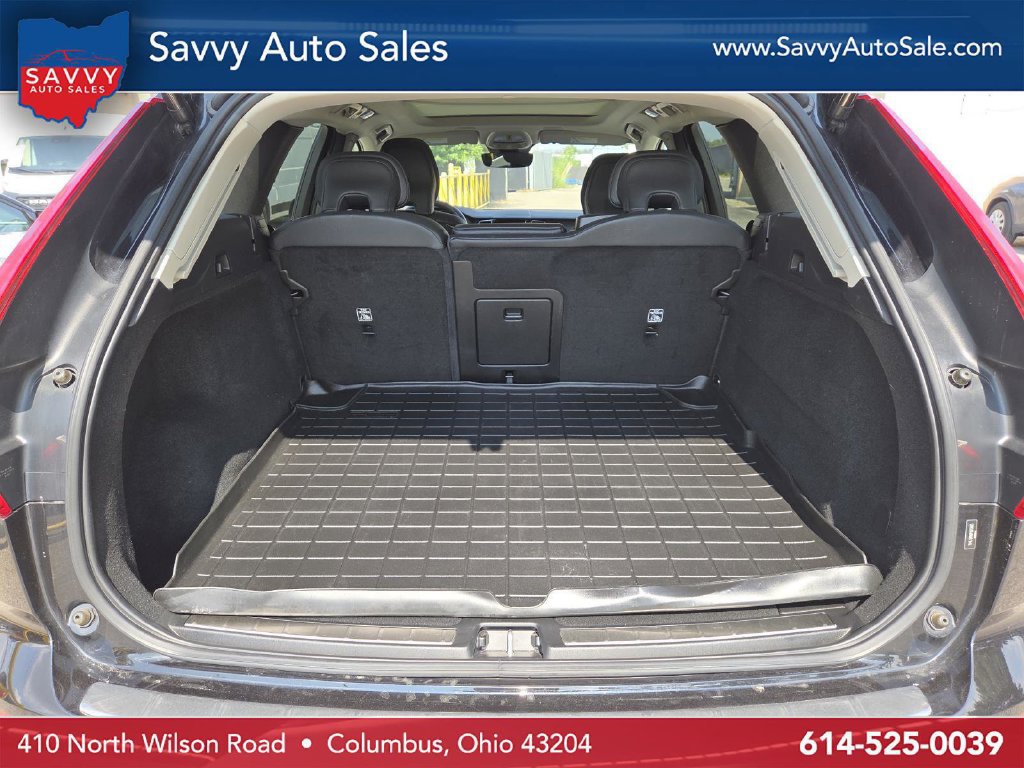 Used 2023 Volvo XC60 B5 Plus AWD/4WD image 17