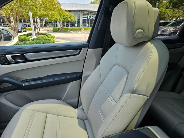 Used 2021 Porsche Cayenne AWD/4WD image 27