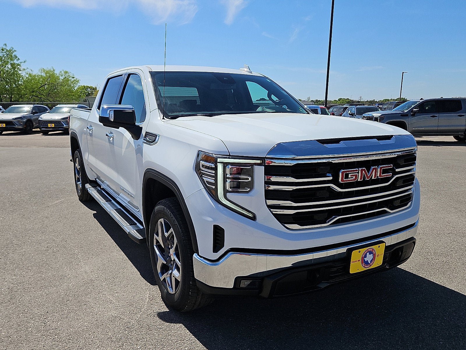 New 2026 GMC Sierra 1500 SLT image 7