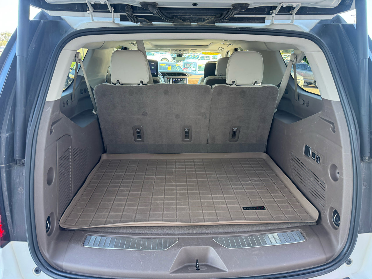 Used 2021 GMC Yukon XL Denali w/ Denali Ultimate Package image 8