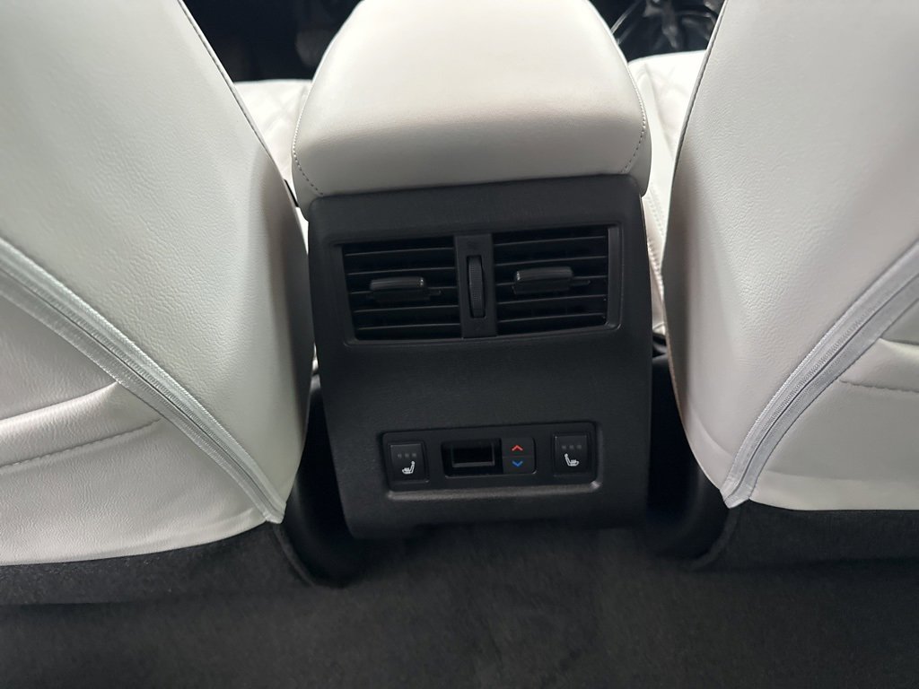 New 2025 Mitsubishi Outlander SEL image 9
