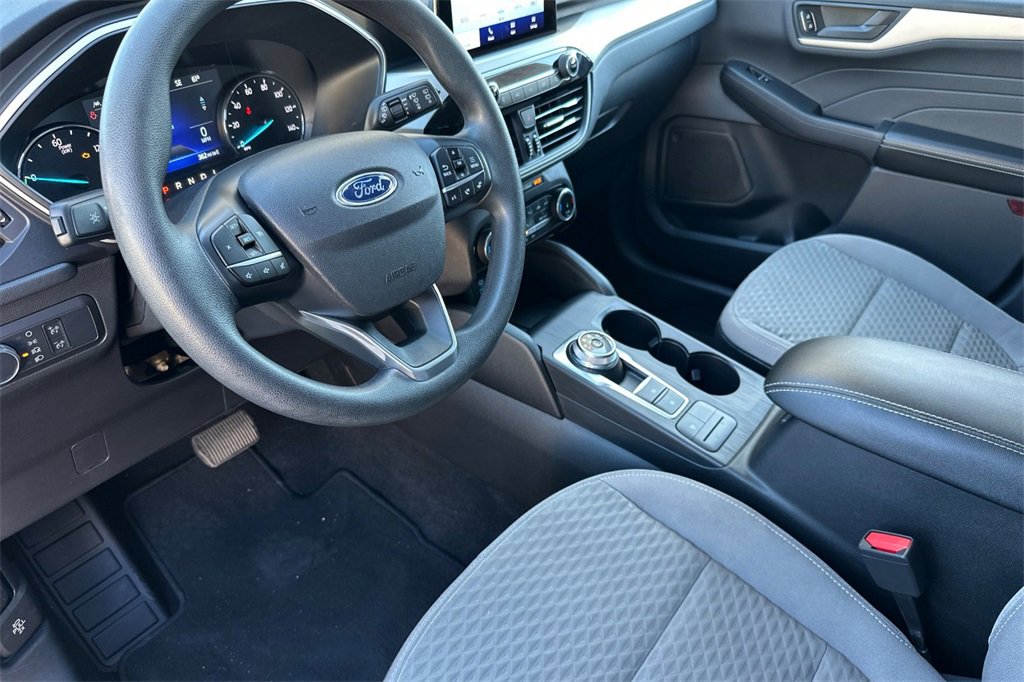 Used 2022 Ford Escape SE image 12