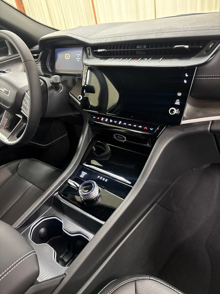 New 2026 Jeep Grand Cherokee L Limited AWD/4WD image 30