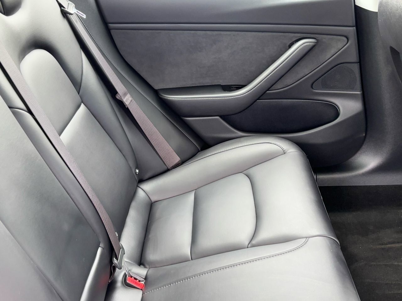Used 2018 Tesla Model 3 Long Range image 11