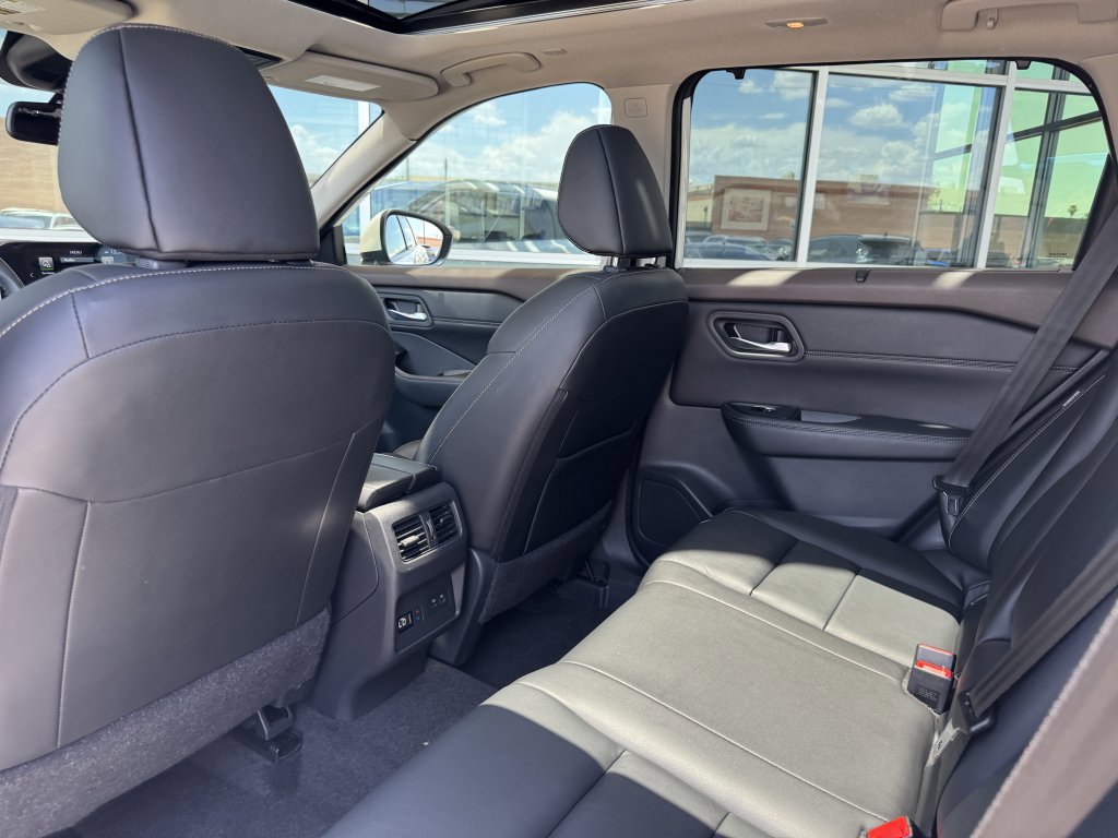 Used 2023 Nissan Rogue SL w/ SL Premium Package image 33