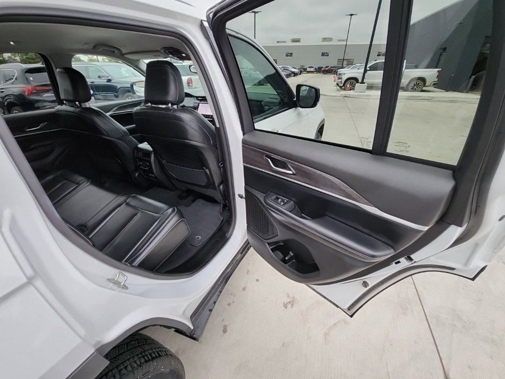 Used 2024 Jeep Grand Cherokee Limited image 11