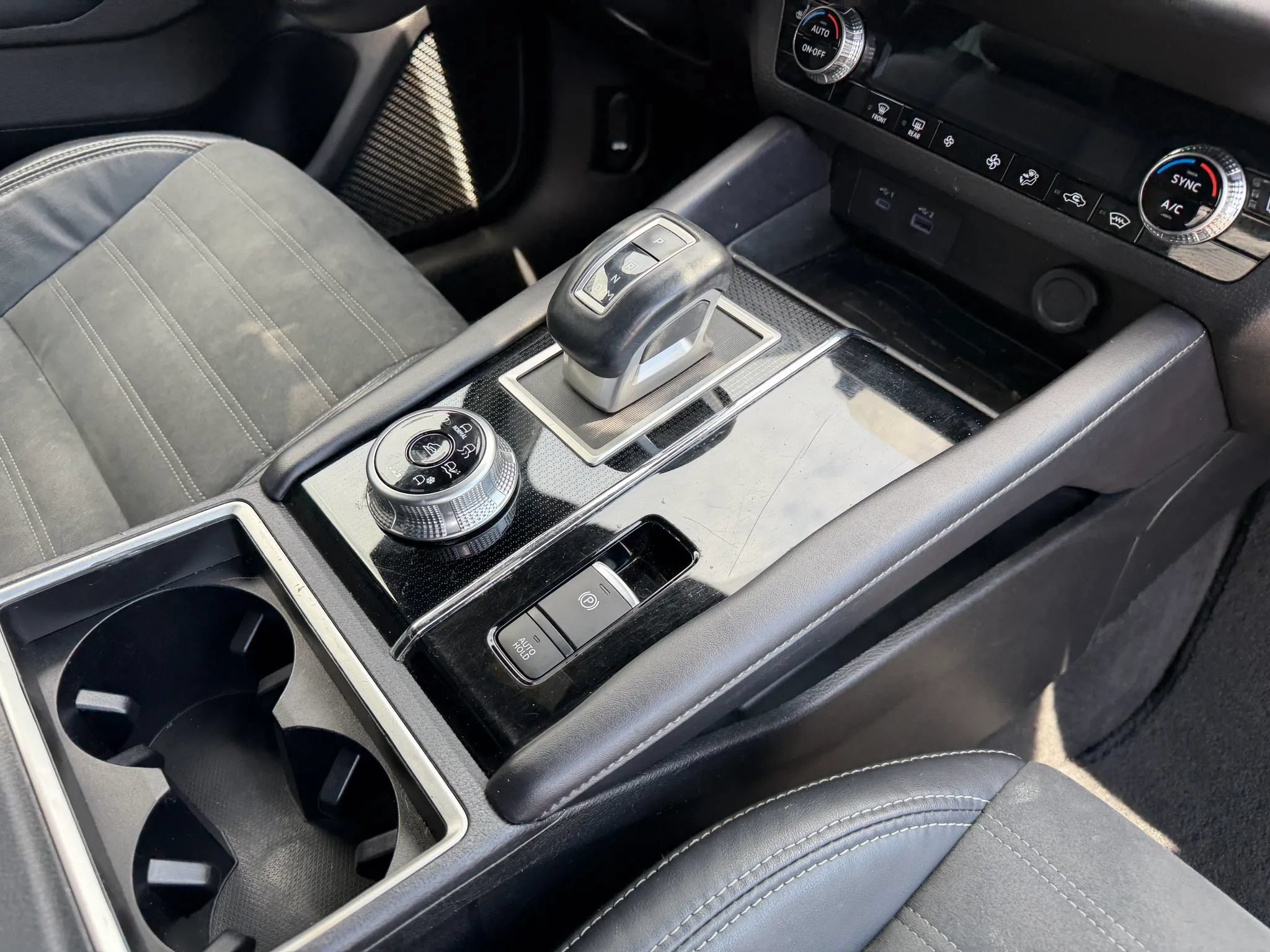 Used 2023 Mitsubishi Outlander SE AWD/4WD image 15