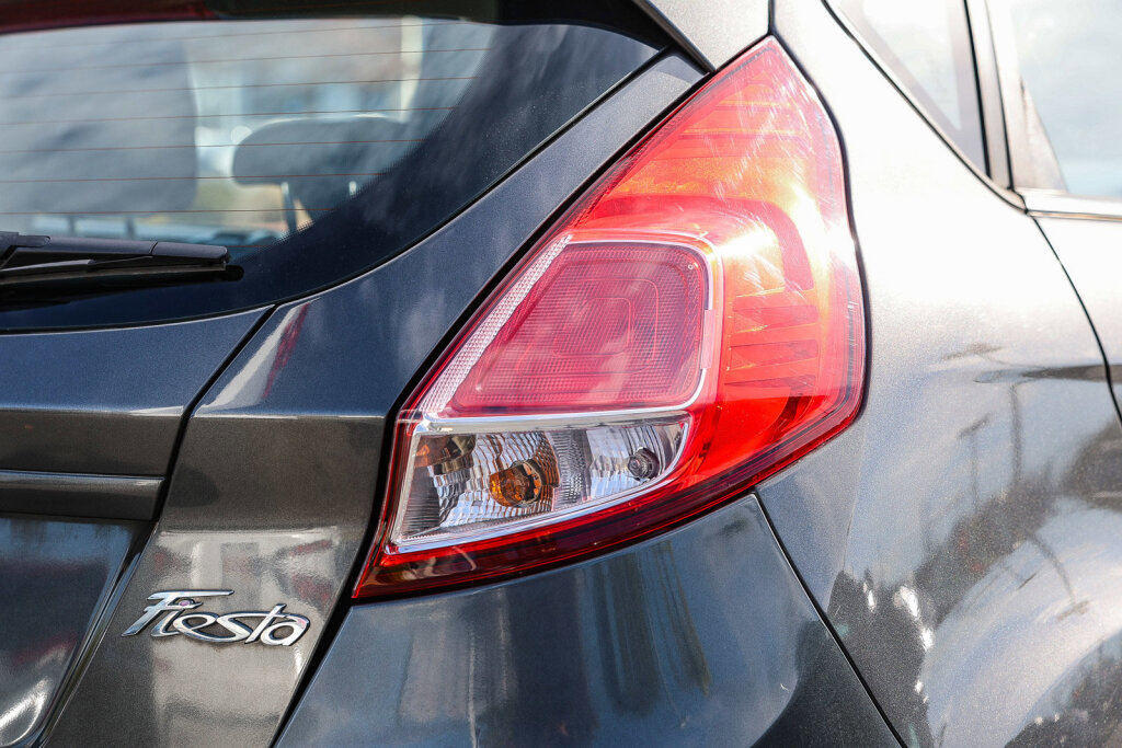 Used 2016 Ford Fiesta SE image 22