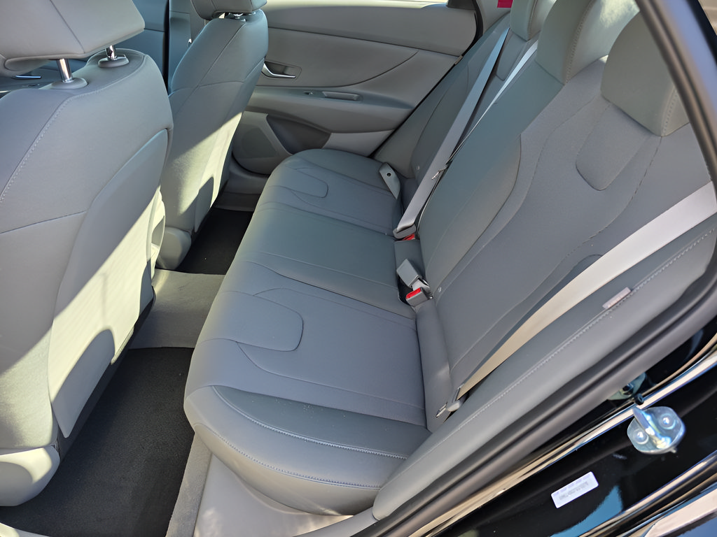 New 2026 Hyundai Elantra SE FWD image 11