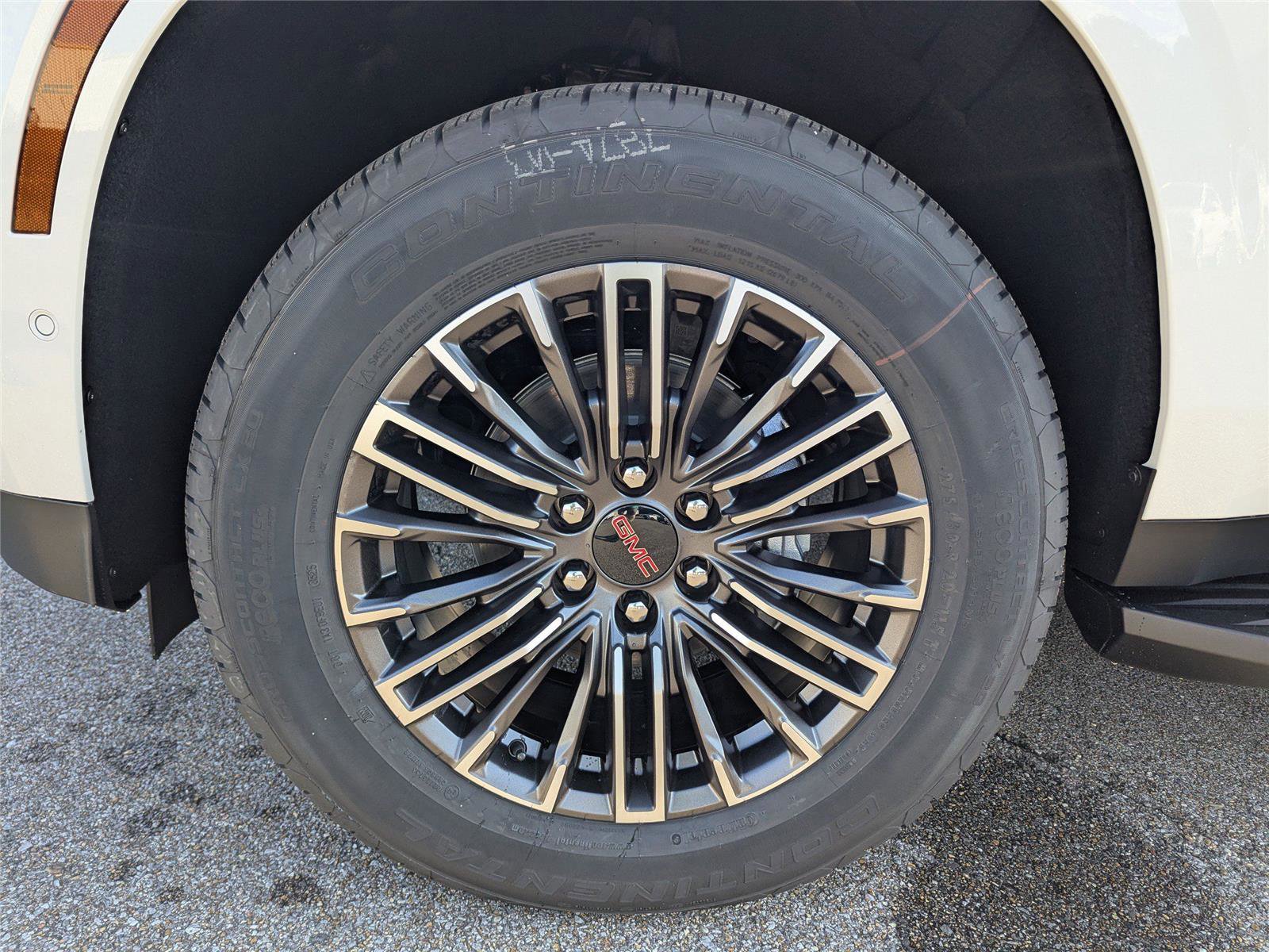 New 2026 GMC Yukon Elevation image 9