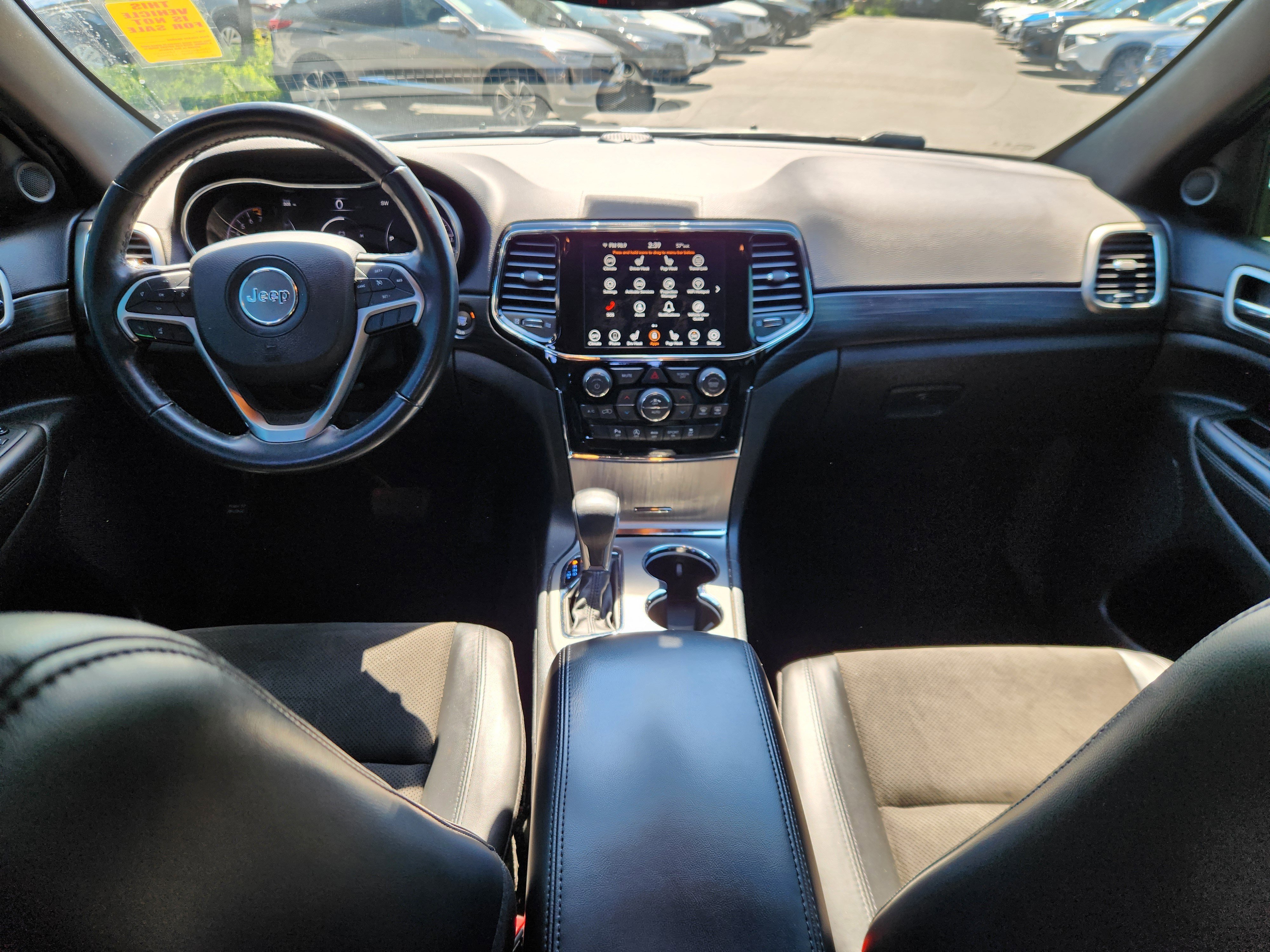 Used 2020 Jeep Grand Cherokee Laredo w/ Laredo X Package RWD image 8