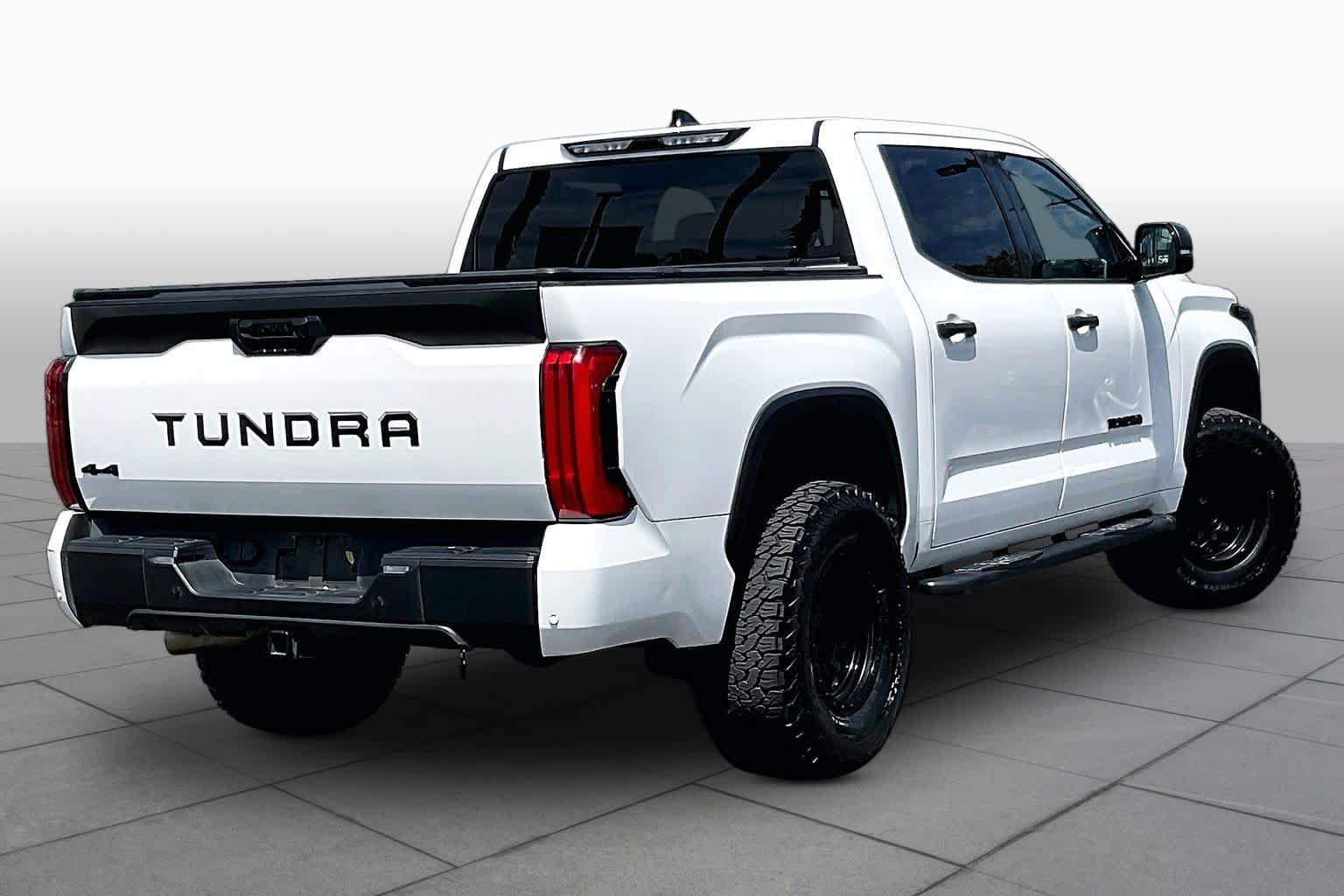 Used 2022 Toyota Tundra SR5 w/ SR5 Convenience Package AWD/4WD image 12