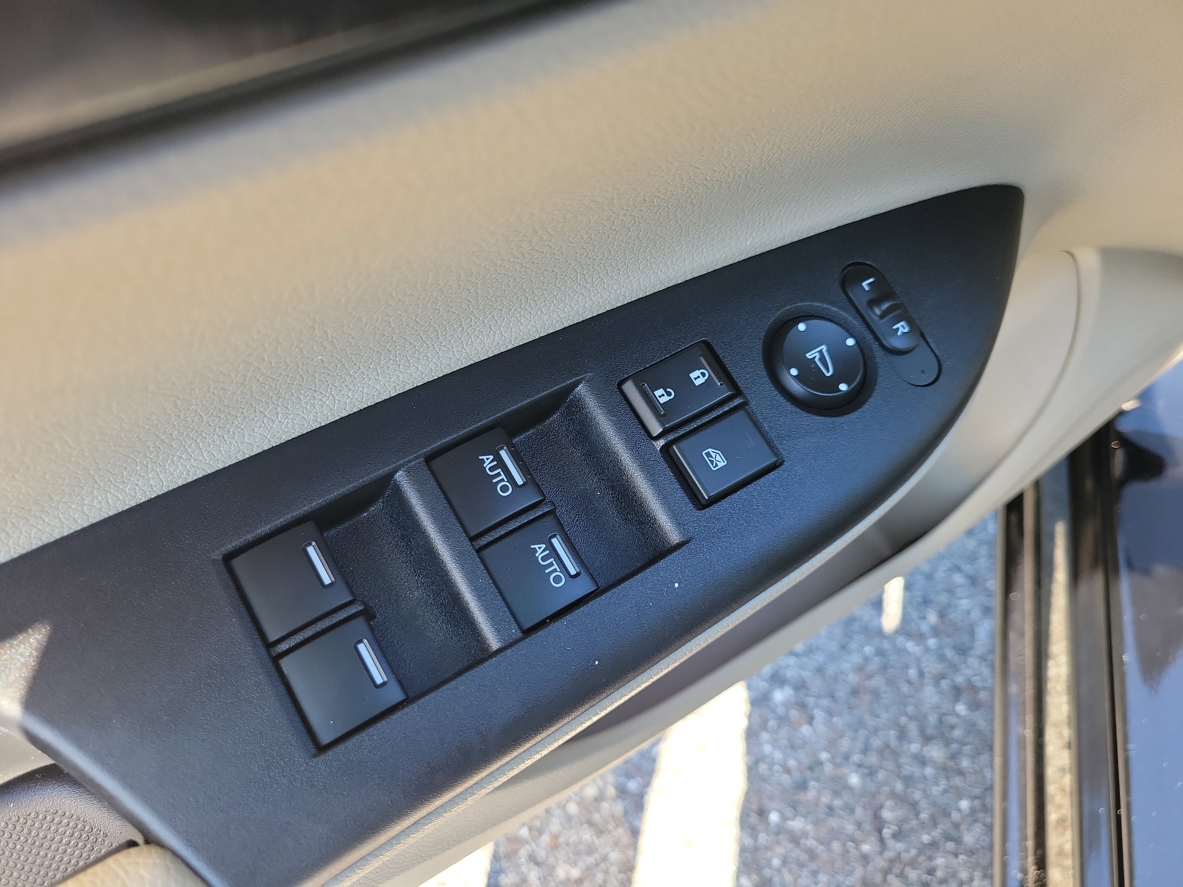 Used 2015 Honda Accord EX-L image 16