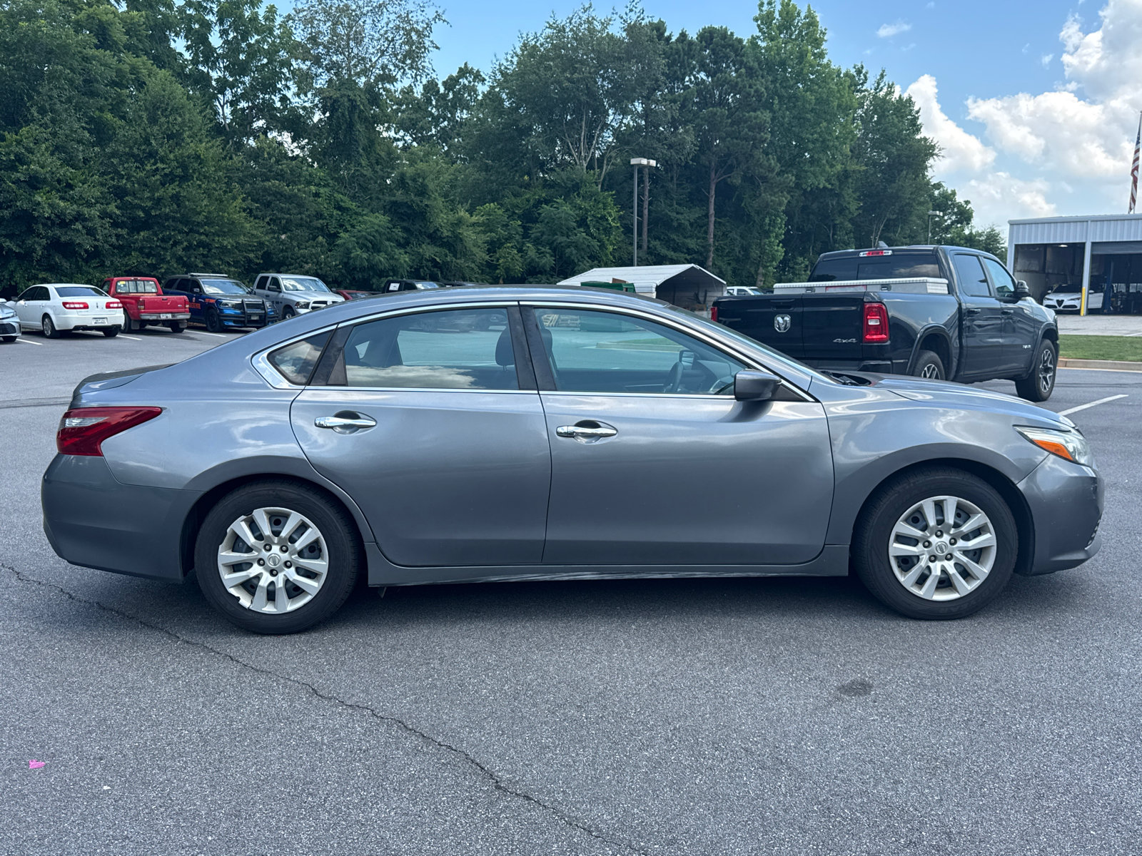 Used 2018 Nissan Altima 2.5 S w/ S Convenience Package FWD image 4