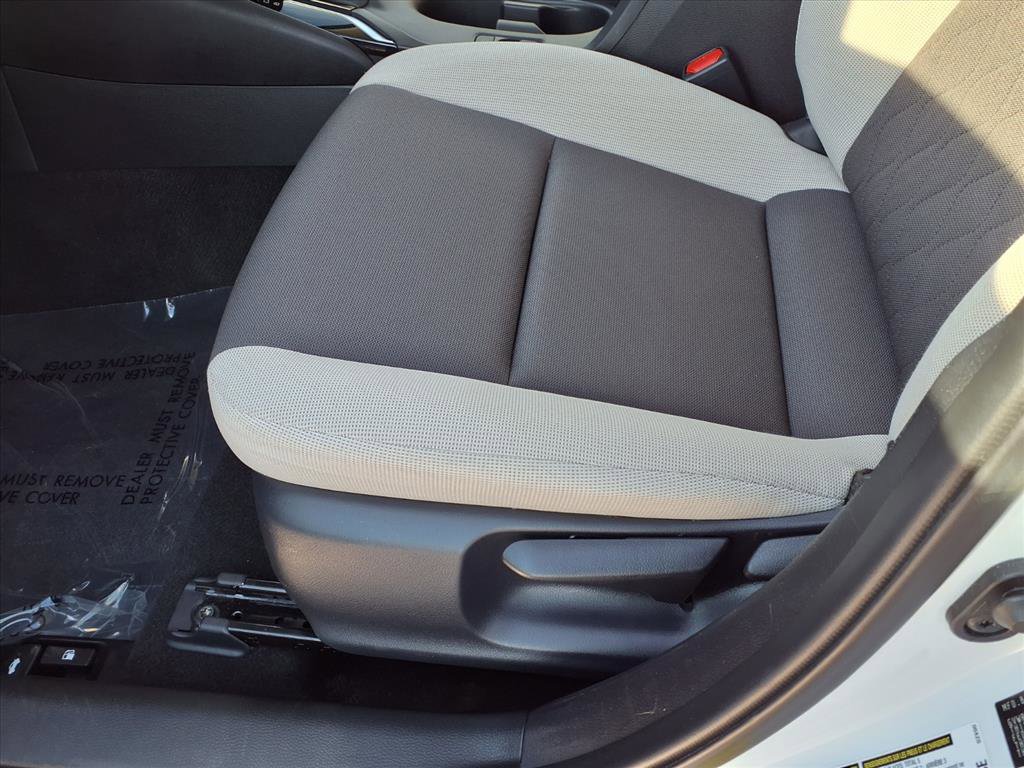Used 2025 Toyota Corolla LE image 18