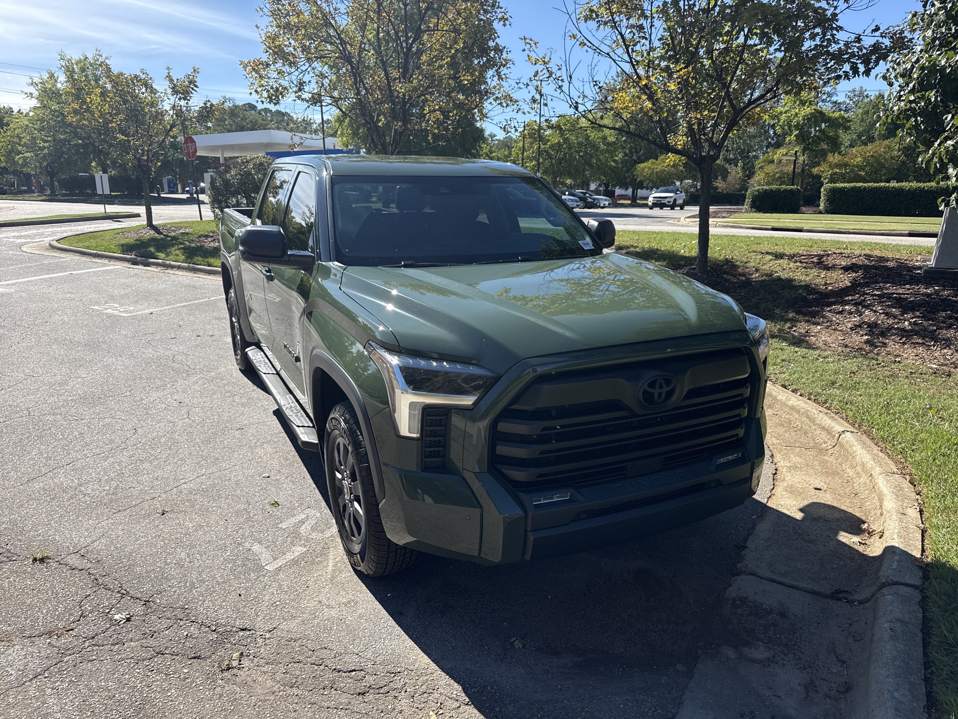 Used 2023 Toyota Tundra SR5 w/ SR5 Premium Package AWD/4WD image 2