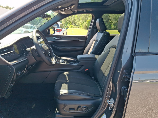 New 2026 Jeep Grand Cherokee L 4WD image 10