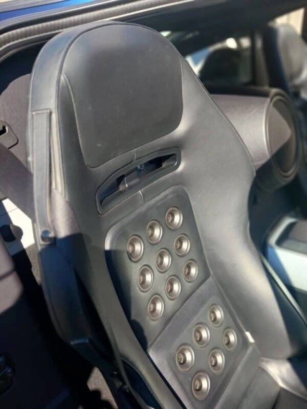 Used 2005 Ford GT RWD image 12