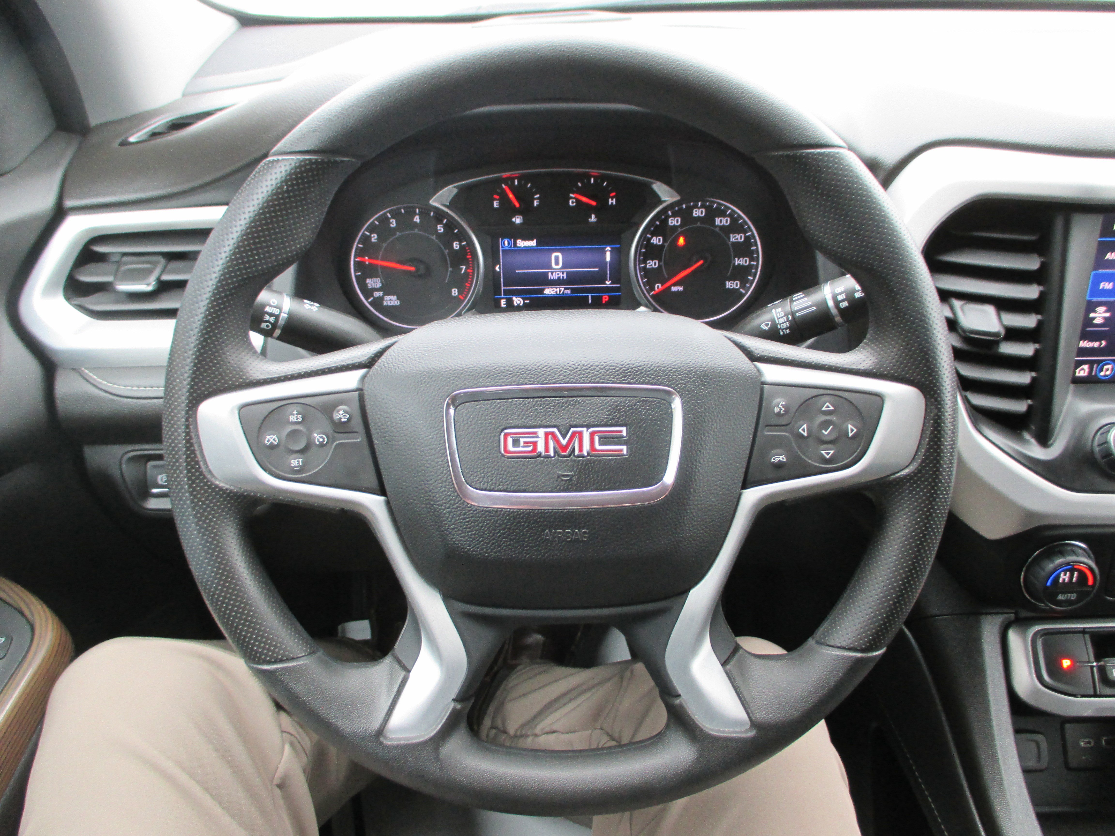 Used 2023 GMC Acadia SLE w/ Driver Convenience Package FWD image 23
