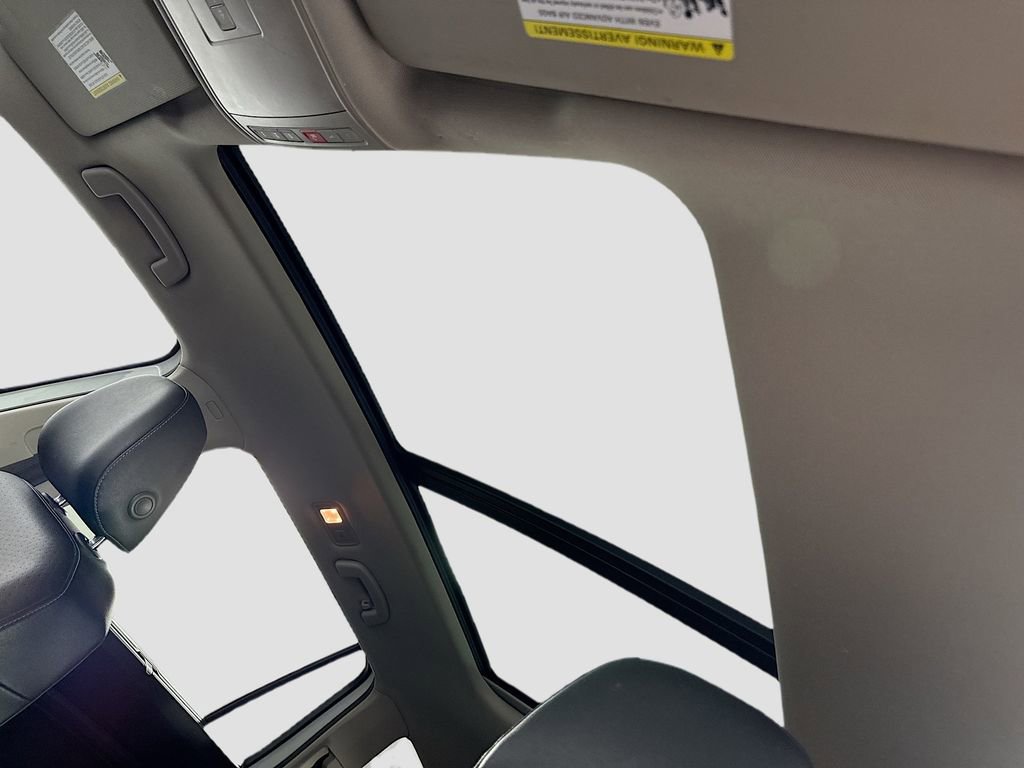 Used 2019 Volkswagen Atlas SE image 16