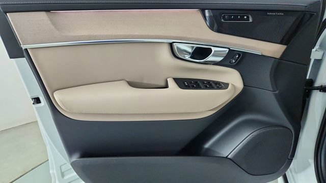 New 2026 Volvo XC90 B6 Plus w/ Protection Package Premier AWD/4WD image 9