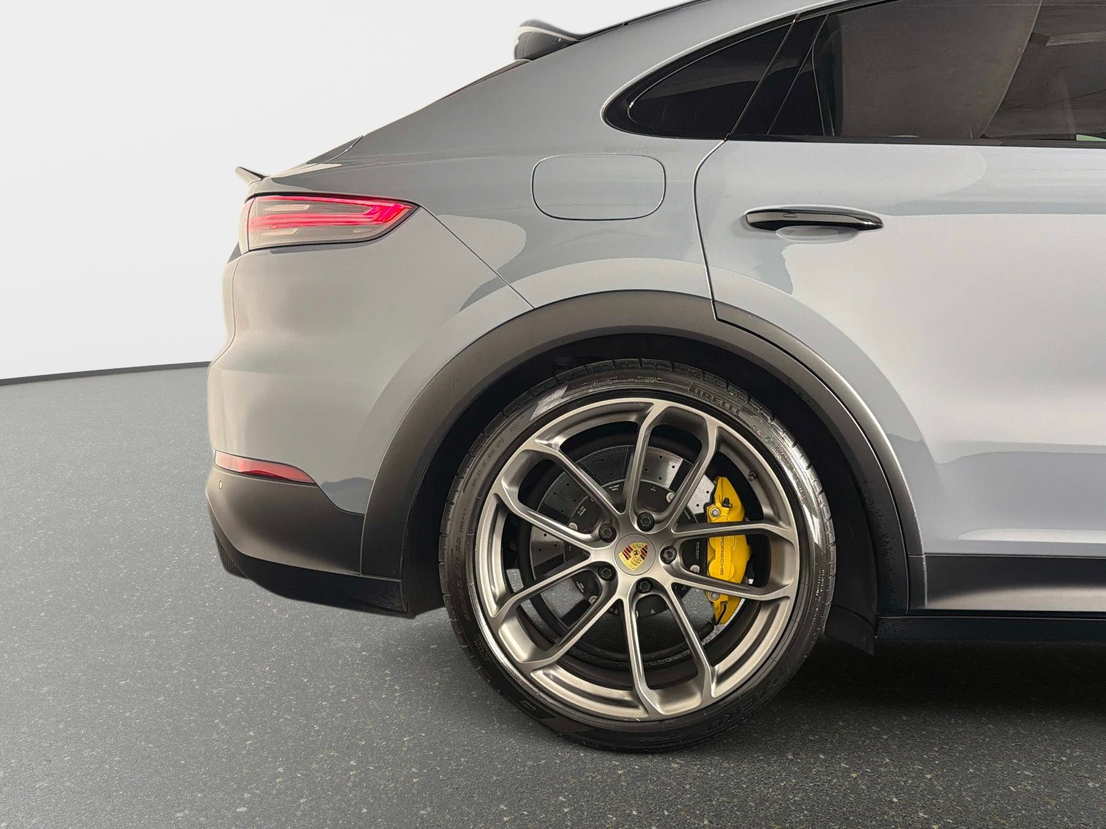 Used 2023 Porsche Cayenne Turbo GT AWD/4WD image 17