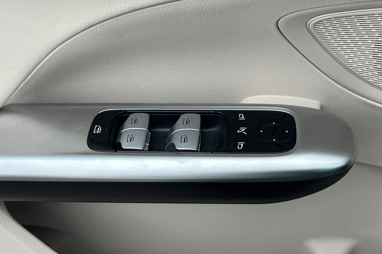 Certified 2024 Mercedes-Benz C 300 4MATIC Sedan image 16