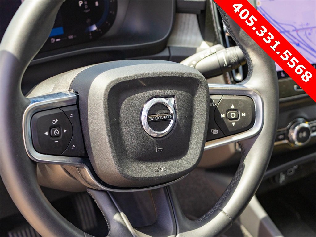 Used 2023 Volvo XC40 B5 Plus image 31