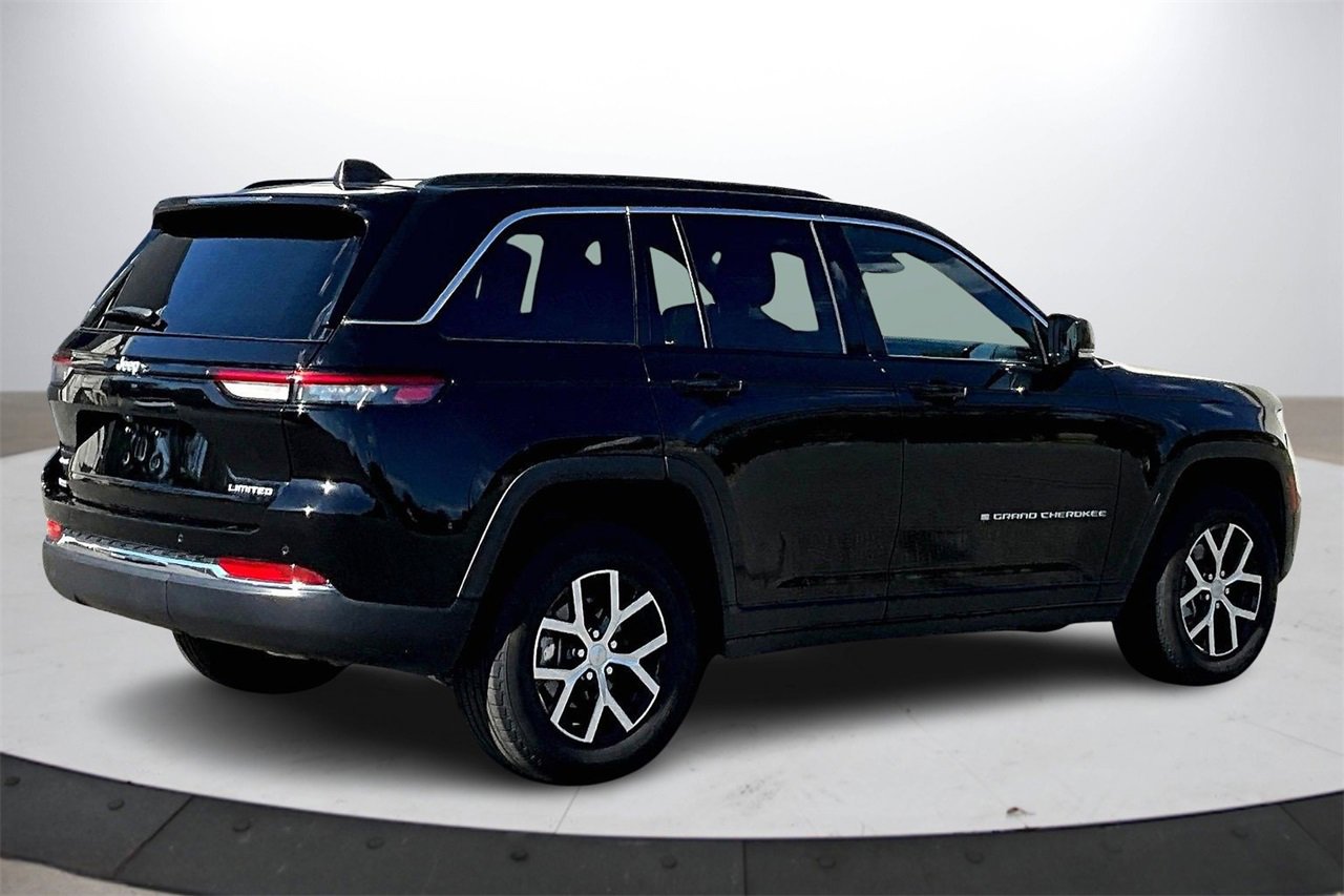 Certified 2024 Jeep Grand Cherokee Limited image 8