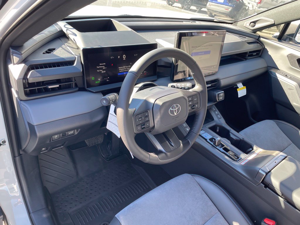 New 2026 Toyota RAV4 XSE w/ Panoramic Sun Roof Package AWD/4WD image 9