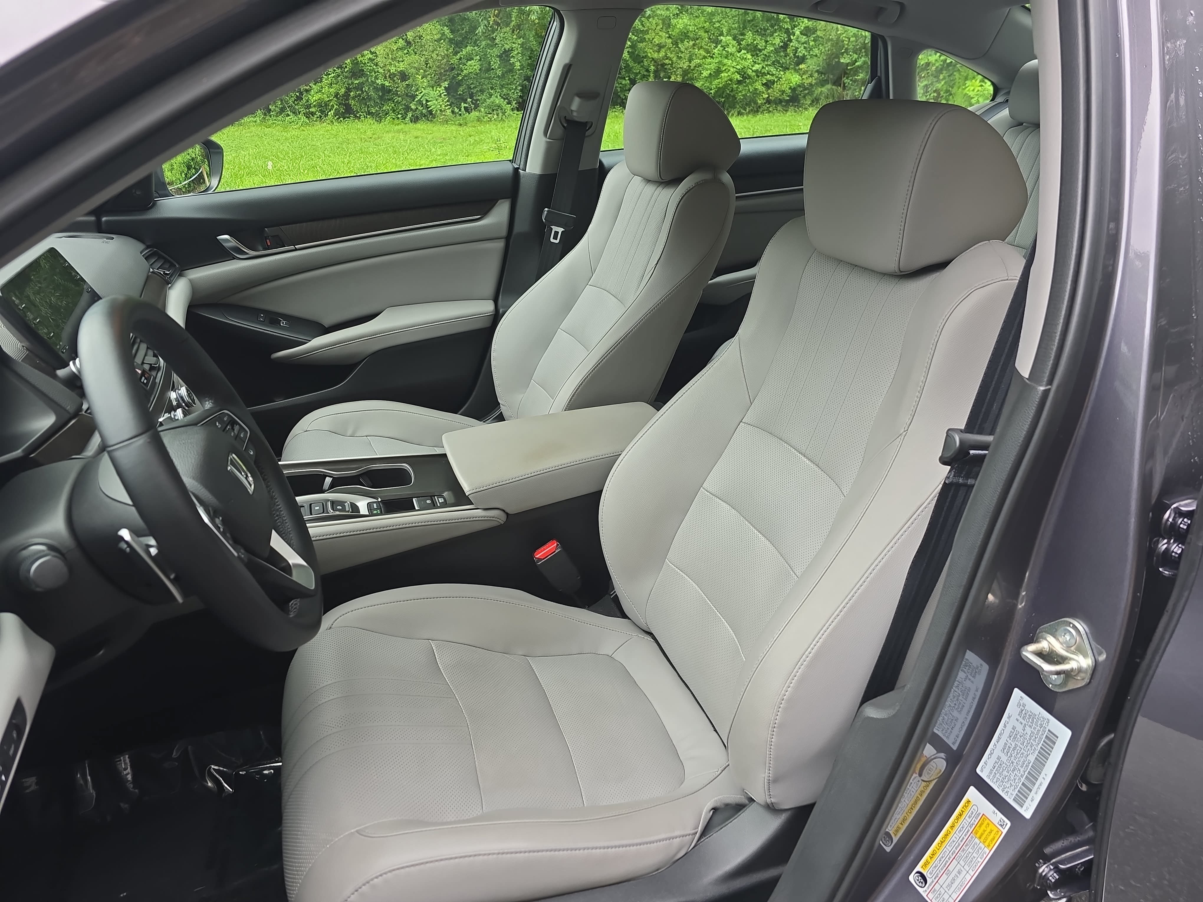 Used 2018 Honda Accord Touring image 16