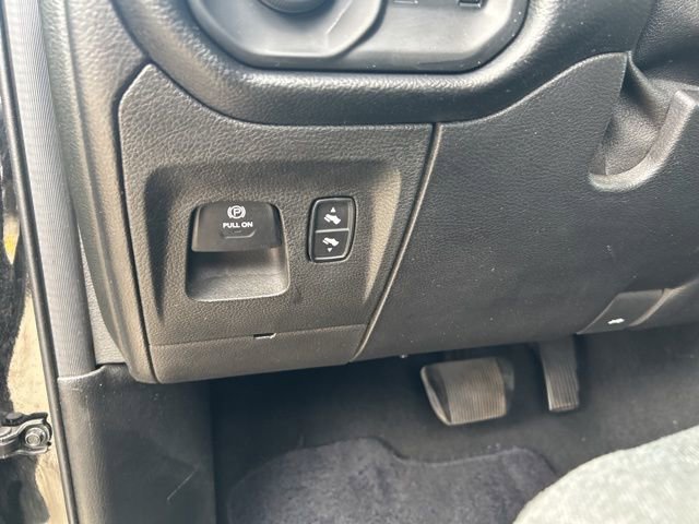 Used 2019 RAM 1500 Big Horn RWD image 16