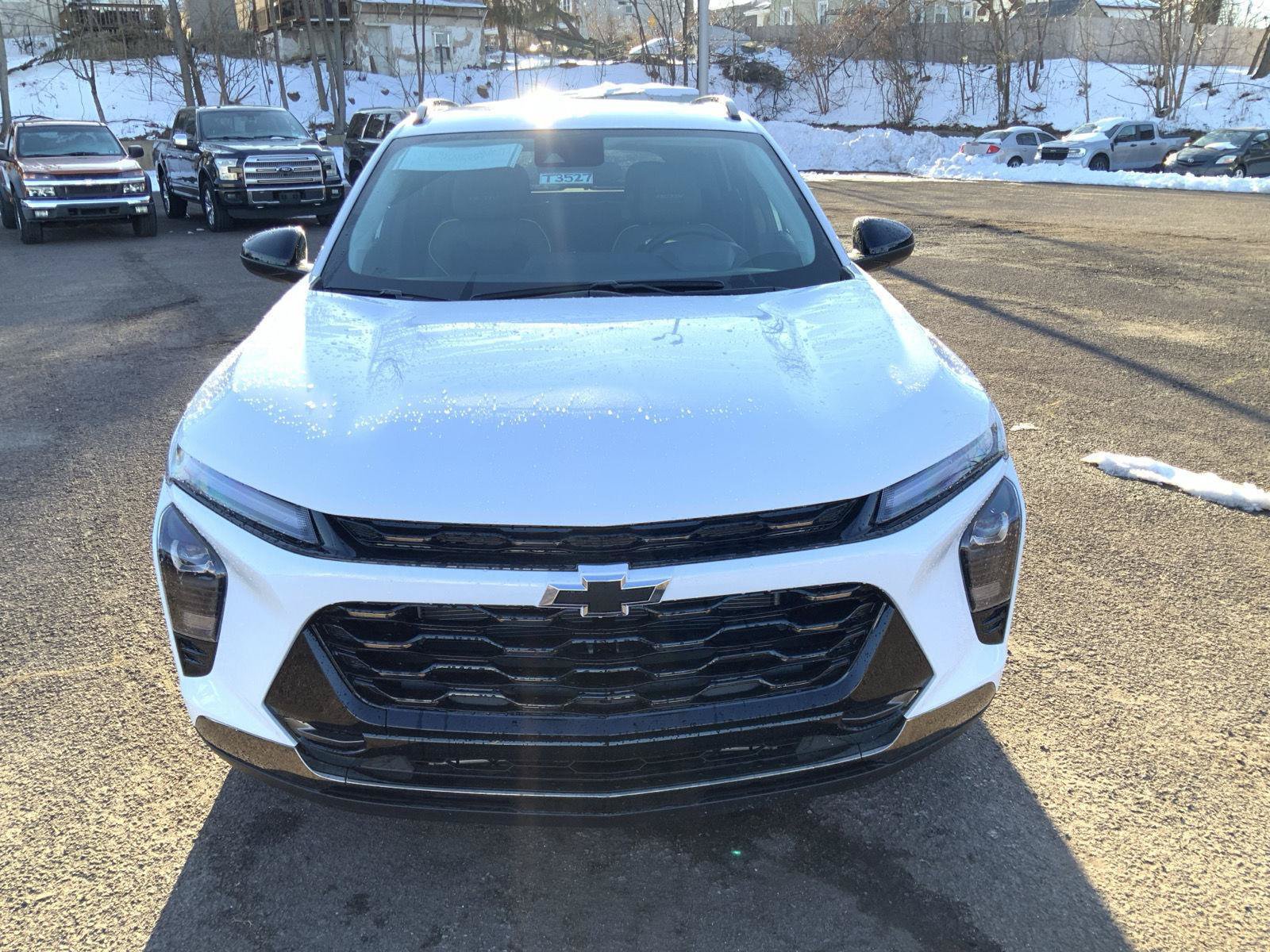 New 2026 Chevrolet Trax ACTIV FWD image 2