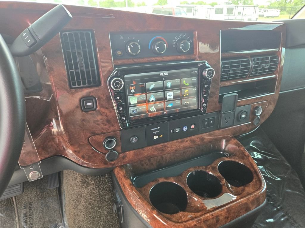 Used 2022 Chevrolet Express 2500 w/ Enhanced Convenience Package image 18