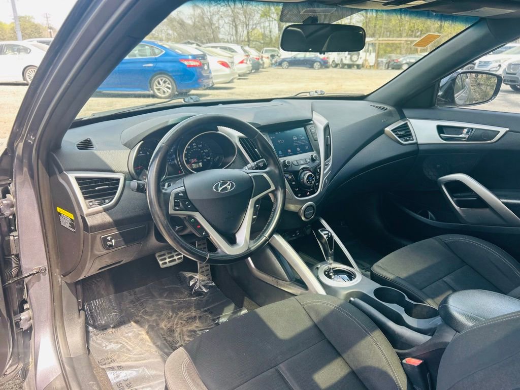Used 2017 Hyundai Veloster image 18